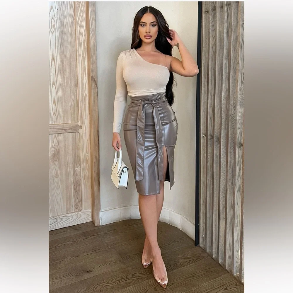 One-Shoulder Beige bodysuit - Picture 2 of 5